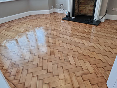 Parquet floor sanding